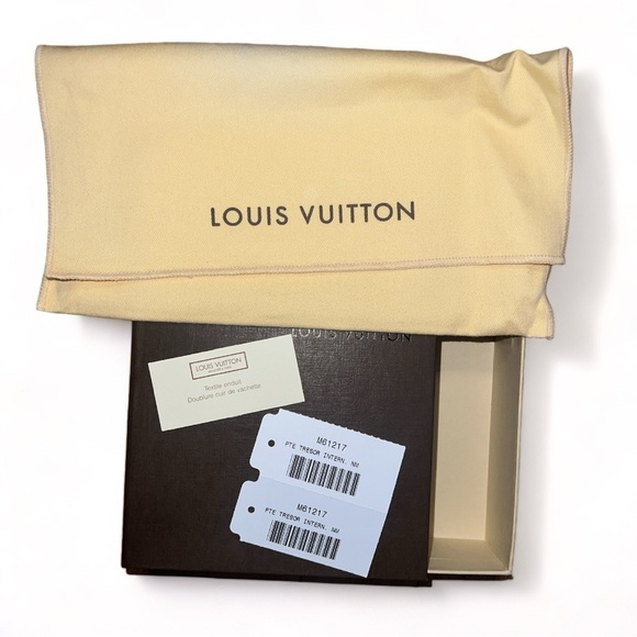 Authentic Louis Vuitton Monogram Portefeuille
International M61217 Long … - Picture 6 of 6